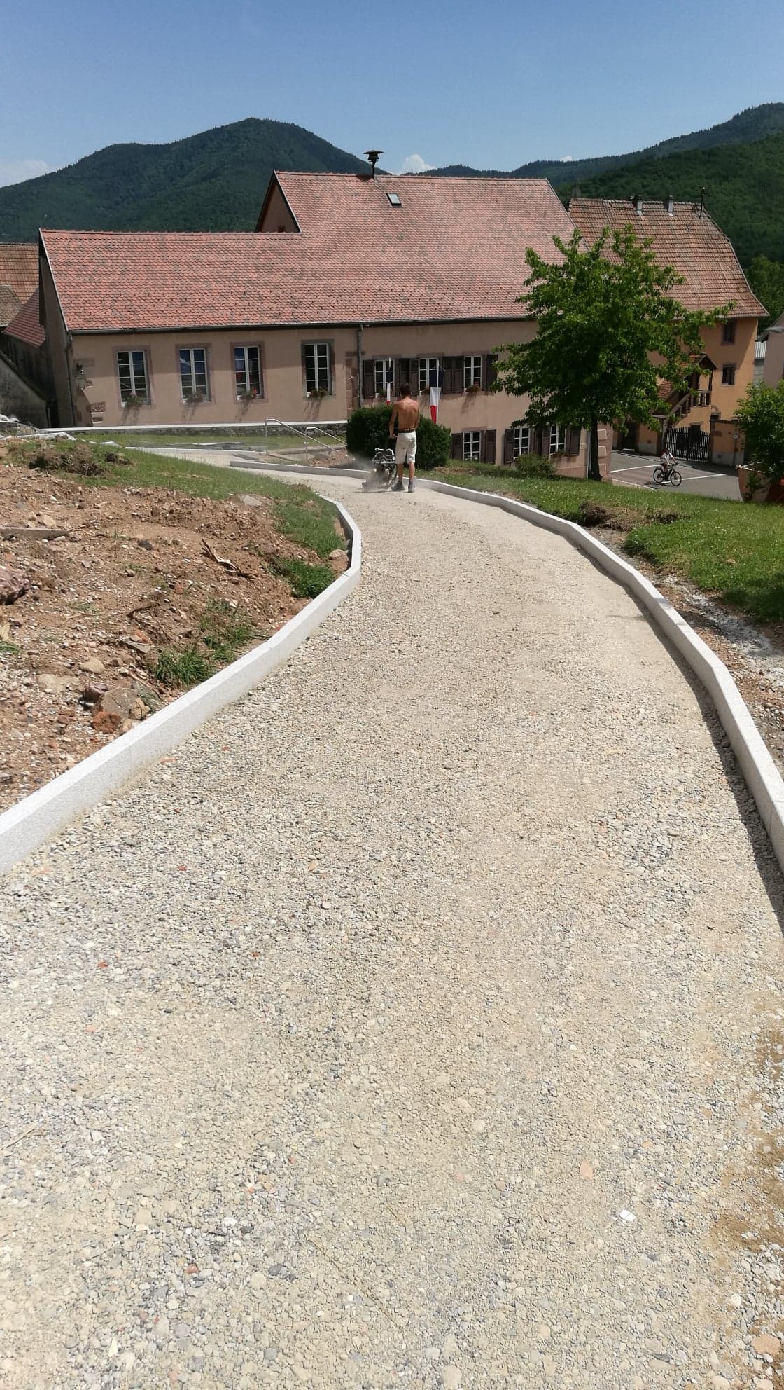 42132024_301094197370048_239400785589305344_n