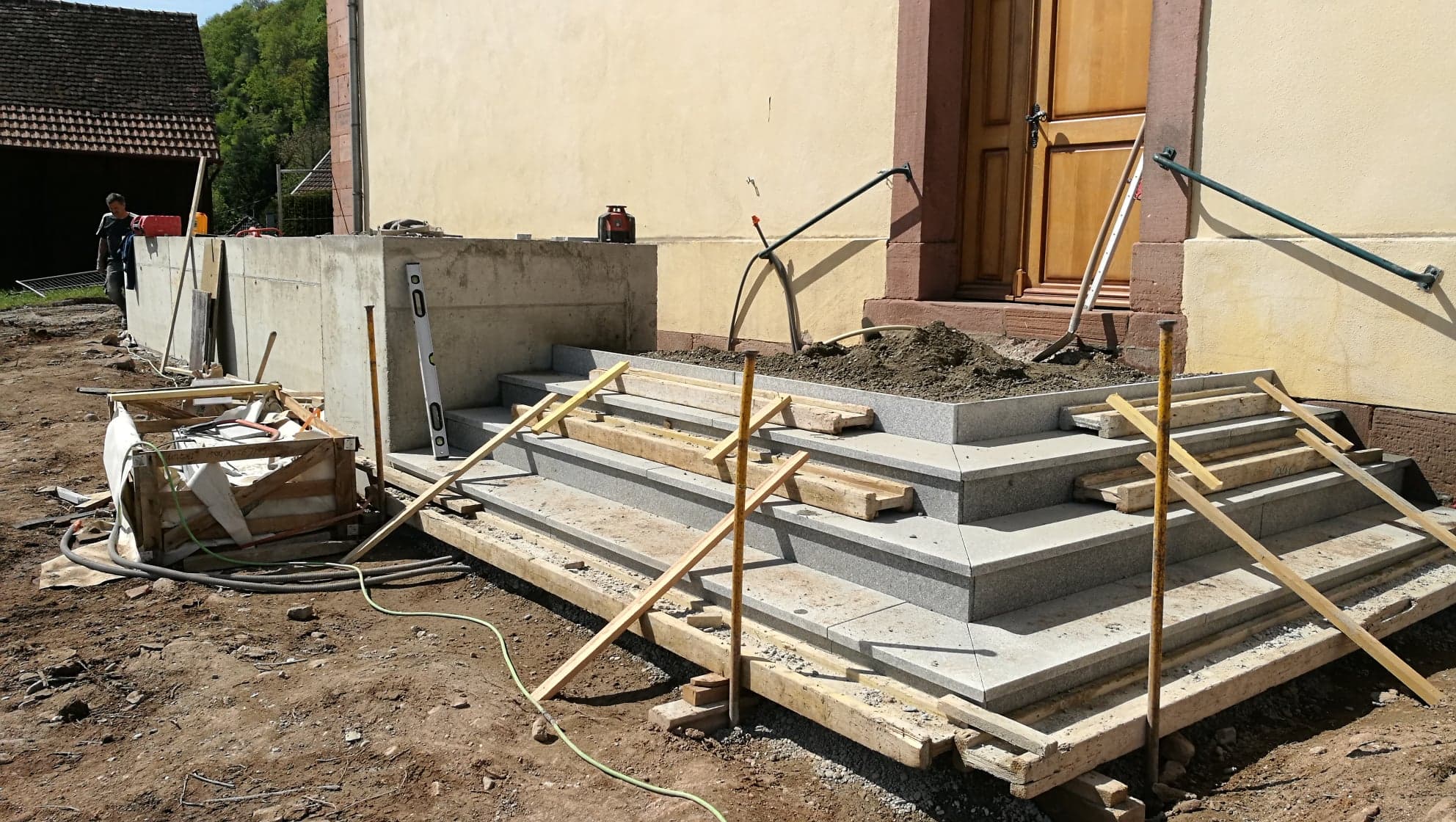 42141795_1473728189395666_2913965813746630656_n