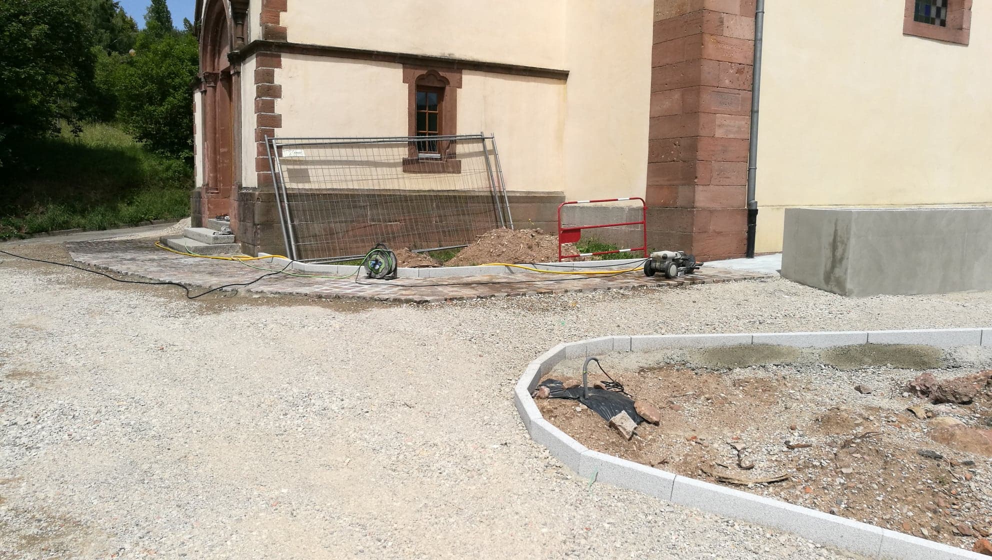 42231053_529579467507124_6823148736219185152_n